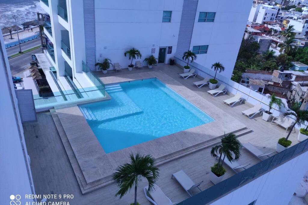 Condominio Torre Eme Frente Al Malecon Vista A La Ciudad Con Alberca Y Algo Al Mar Gimnacio Mazatlán Kültér fotó