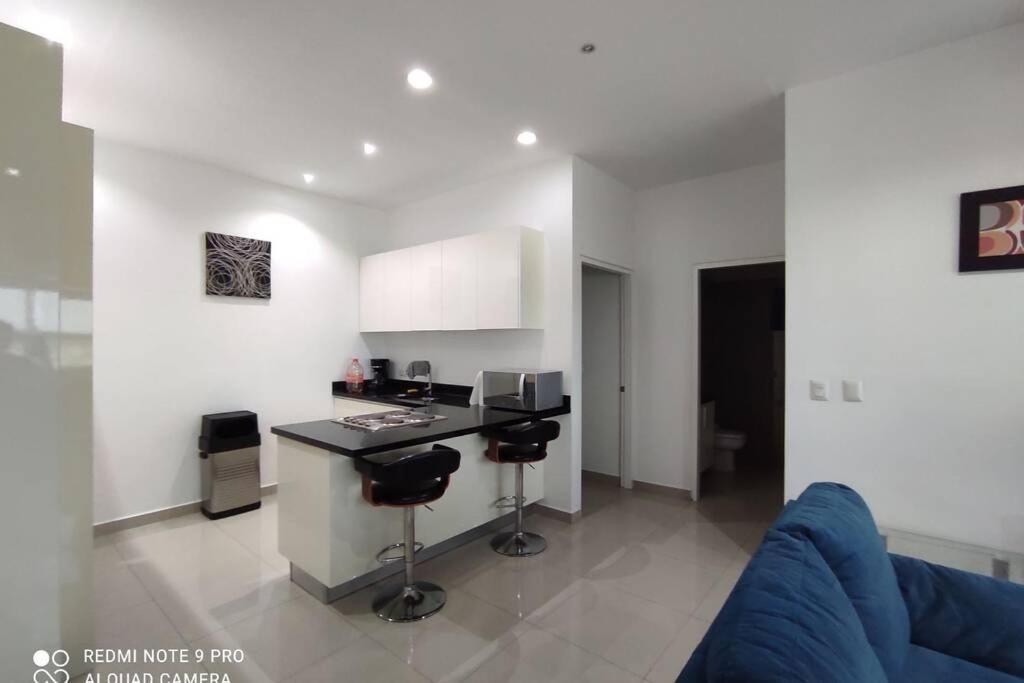 Condominio Torre Eme Frente Al Malecon Vista A La Ciudad Con Alberca Y Algo Al Mar Gimnacio Mazatlán Kültér fotó
