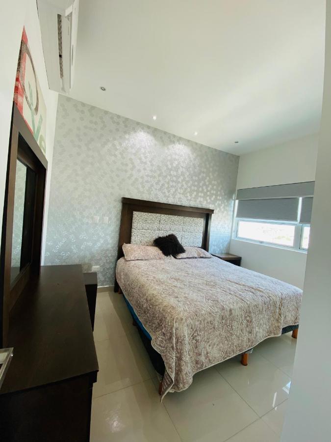 Condominio Torre Eme Frente Al Malecon Vista A La Ciudad Con Alberca Y Algo Al Mar Gimnacio Mazatlán Kültér fotó
